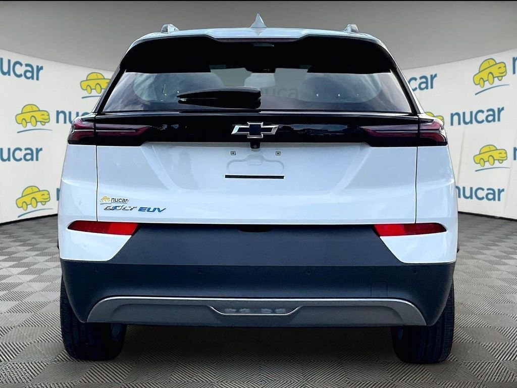 Used 2022 White Chevrolet LT image 5