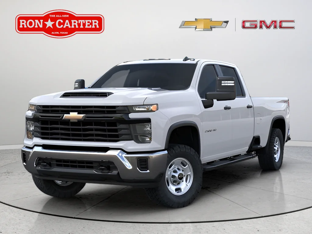 New 2026 Summit White Chevrolet WT image 4