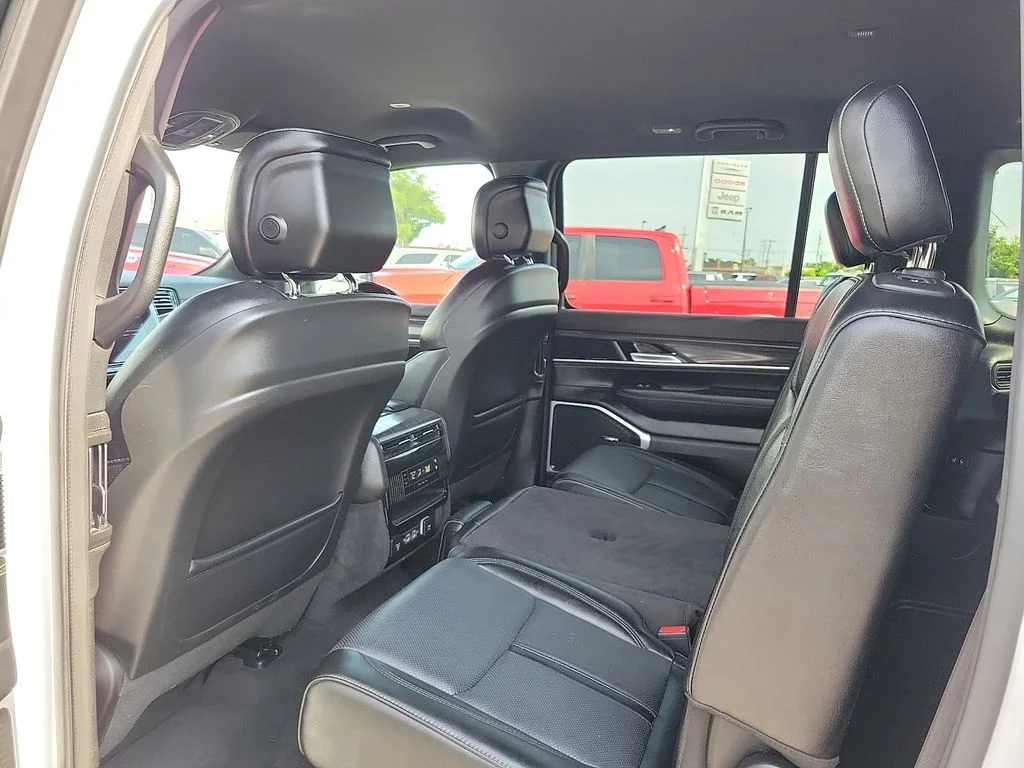 Used 2024 White Jeep Series II image 10