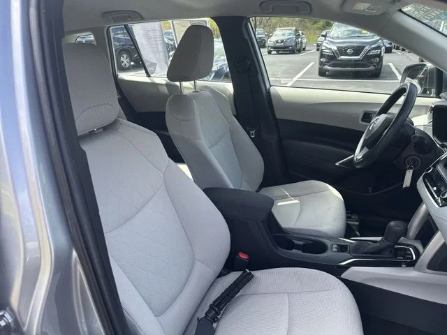 2022 Toyota Corolla Cross L - Photo 28