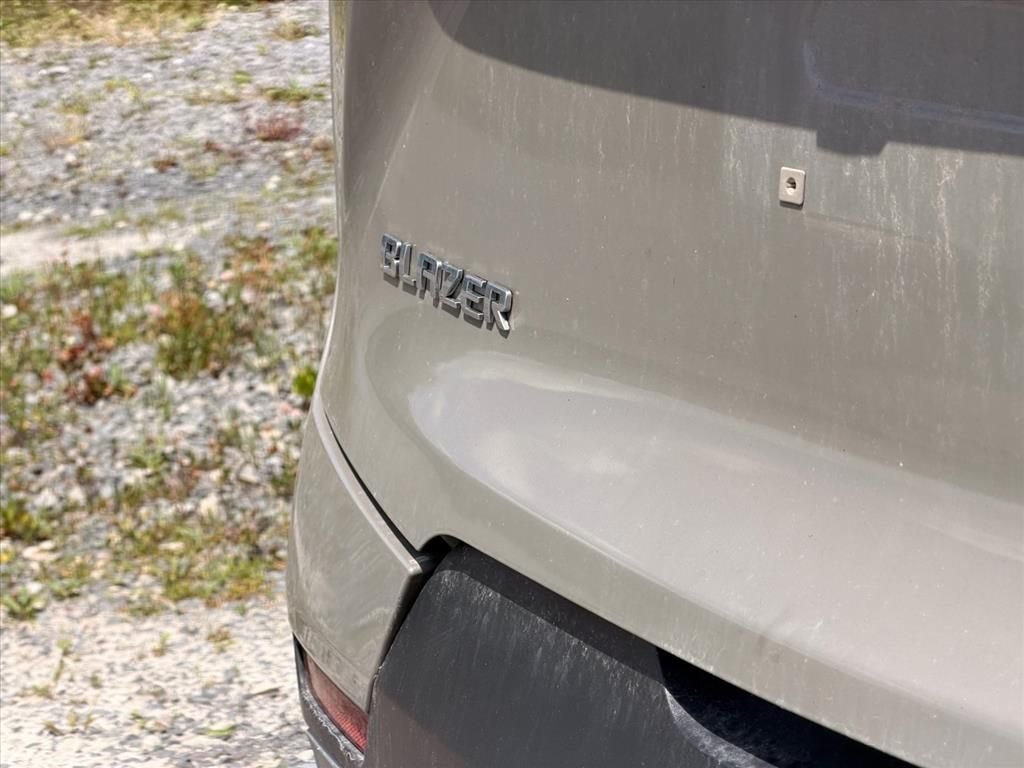 Used 2021 Gray Chevrolet LT image 19