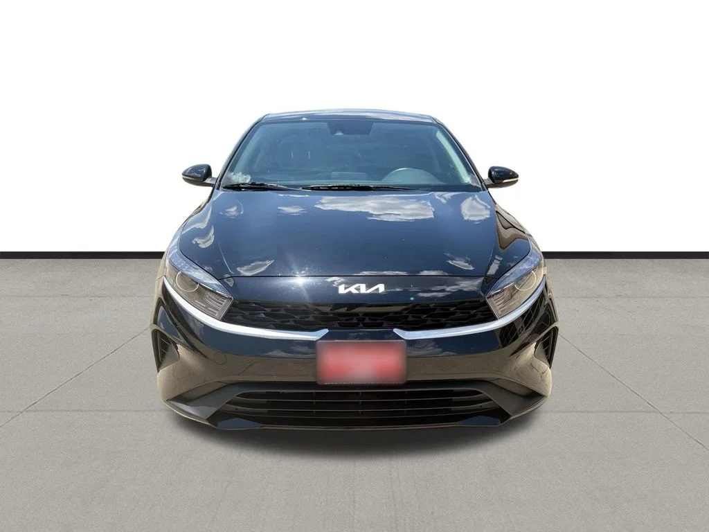 Used 2023 Aurora Black Pearl Kia LXS image 2