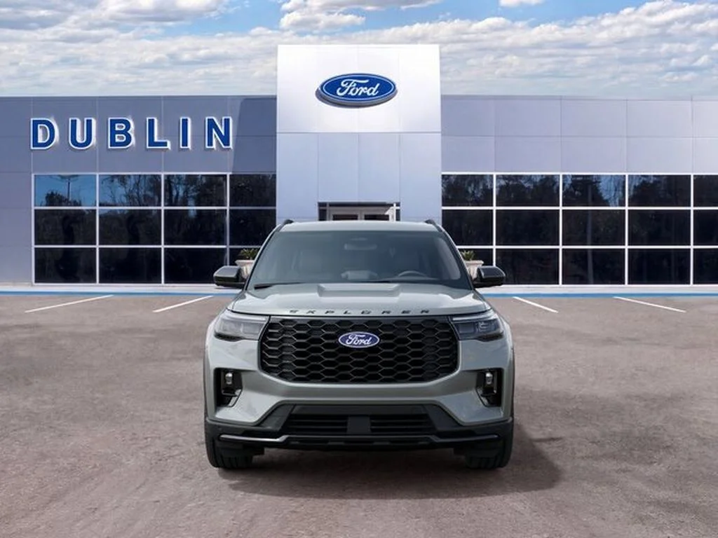 New 2027 Avalanche Gray Ford ST-Line image 3