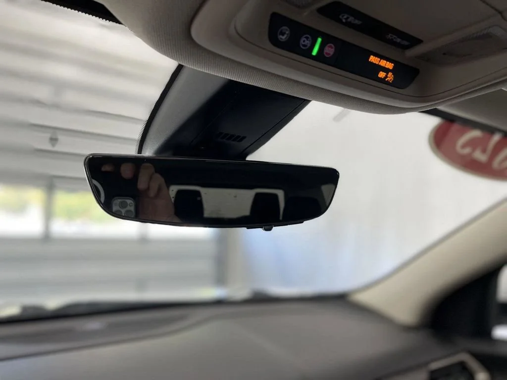 2023 GMC Acadia Denali - Photo 25