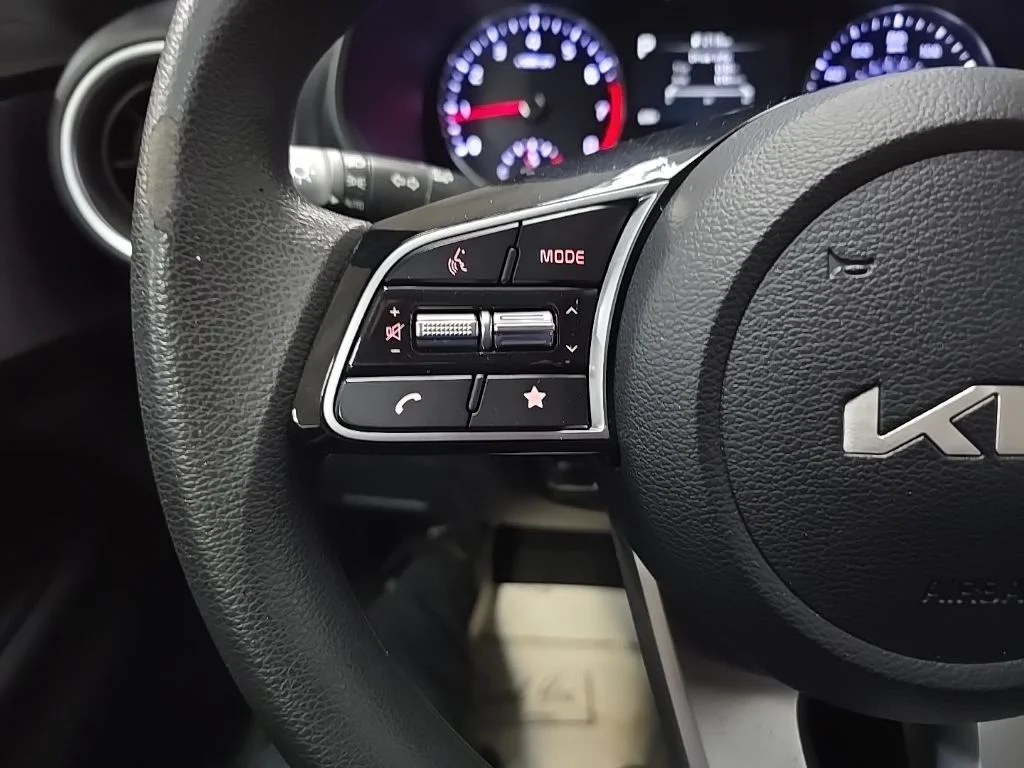 Used 2024 Gray Kia LXS image 19