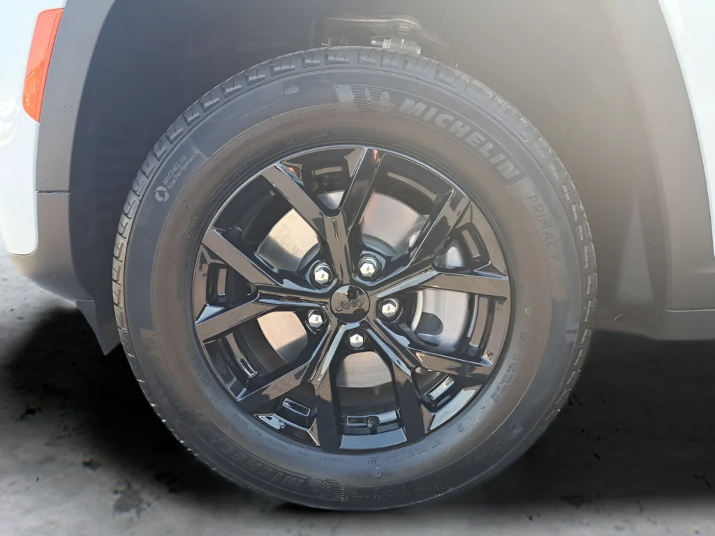 New 2026 Bright White Clearcoat Jeep Altitude image 28