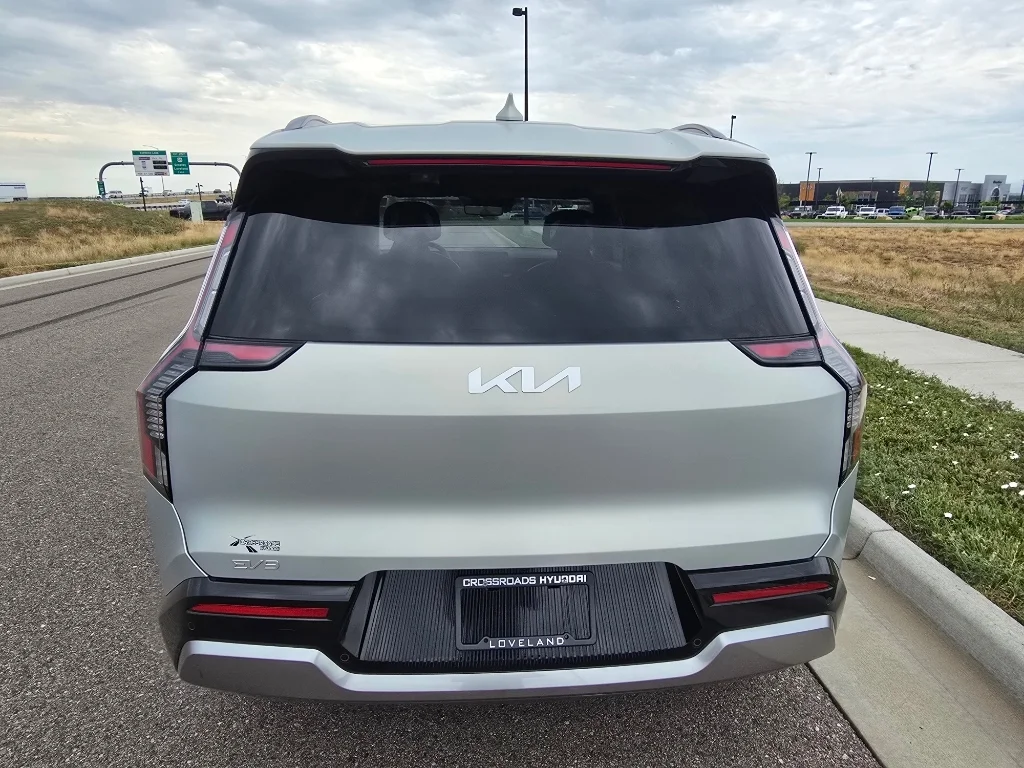 Used 2024 Ivory Silver Matte Kia Land image 4