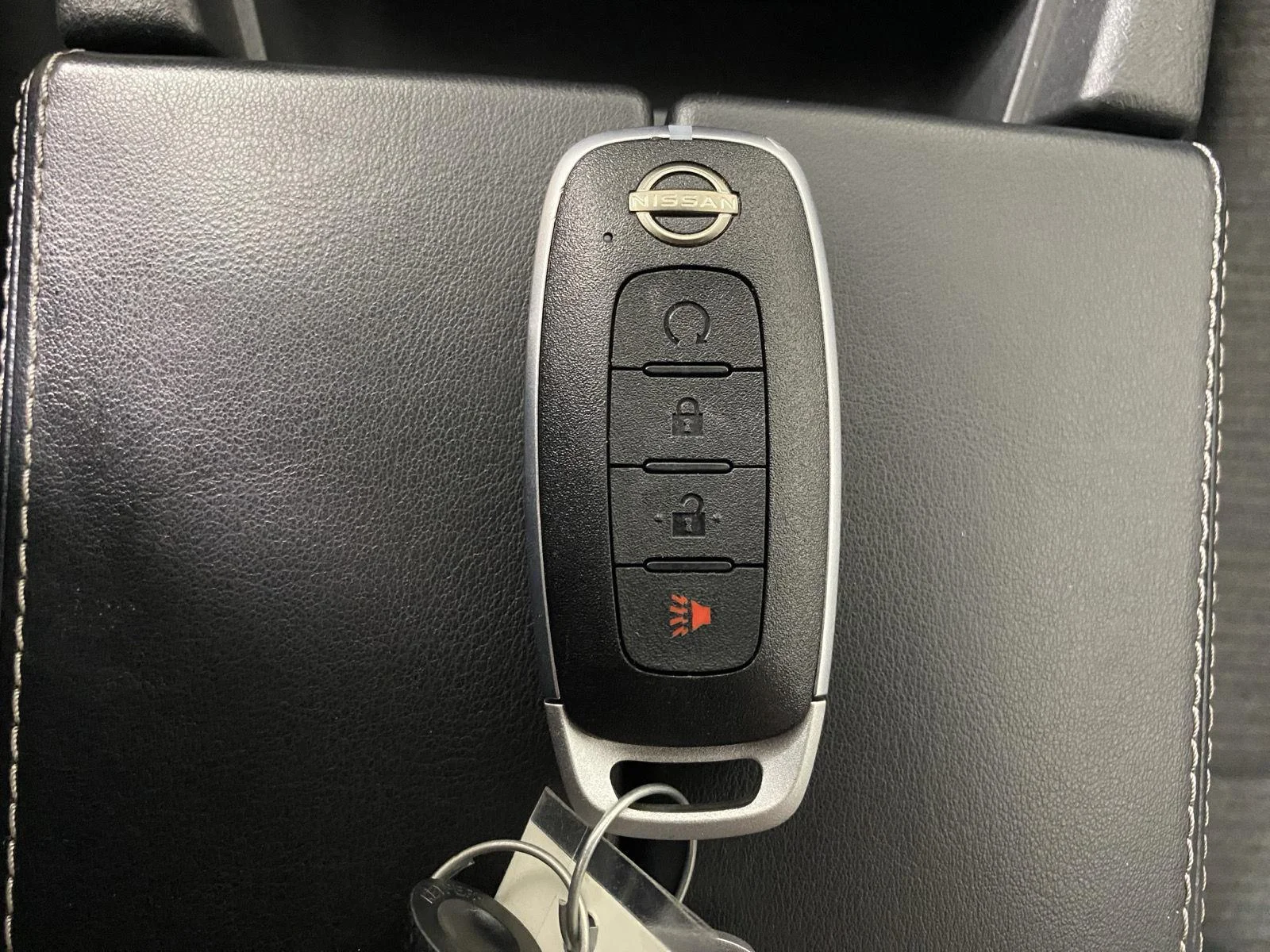 Used 2023 Pearl White Tricoat Nissan SV image 17