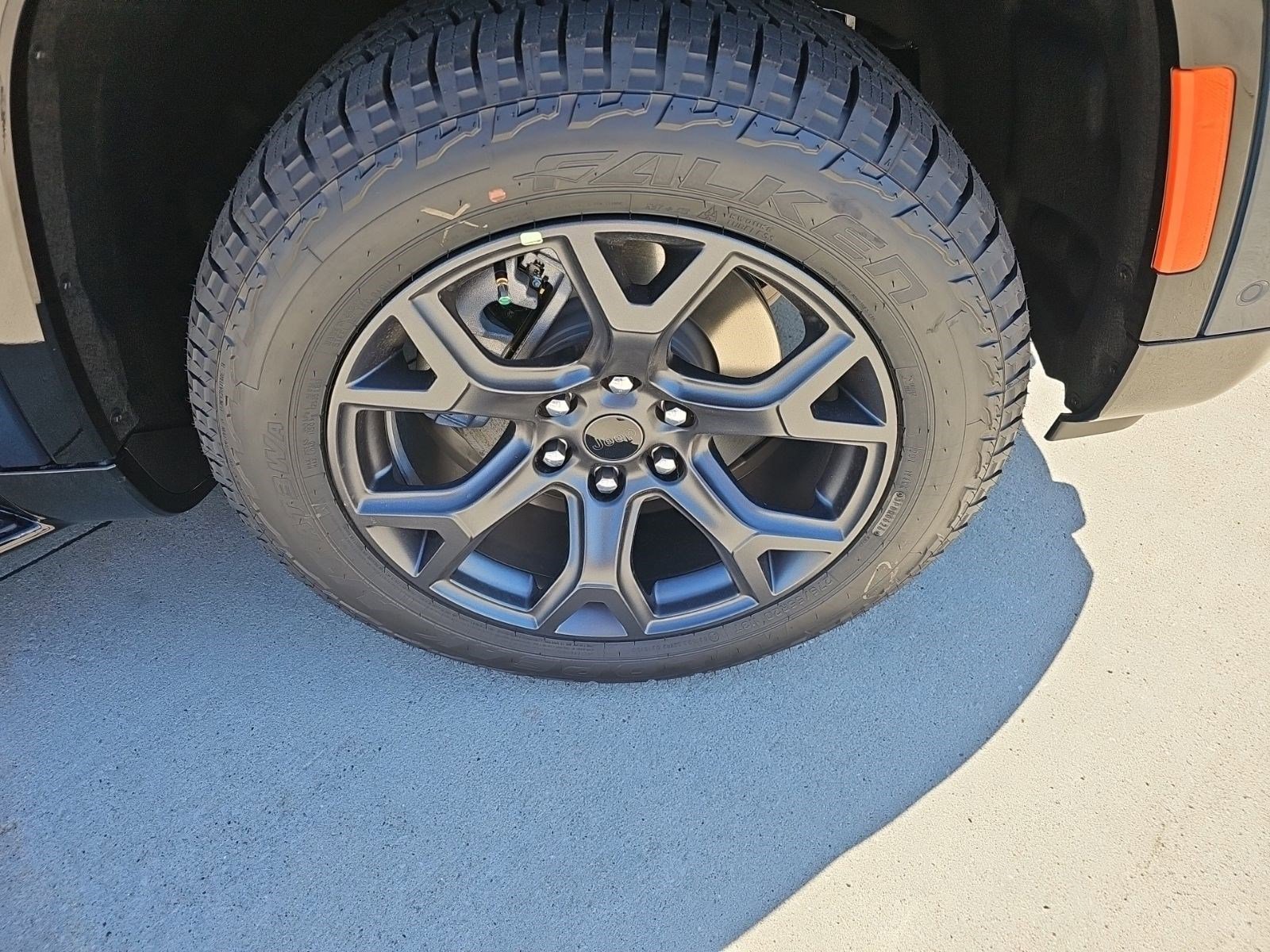 New 2026 Fathom Blue Pearlcoat Jeep Upland image 9