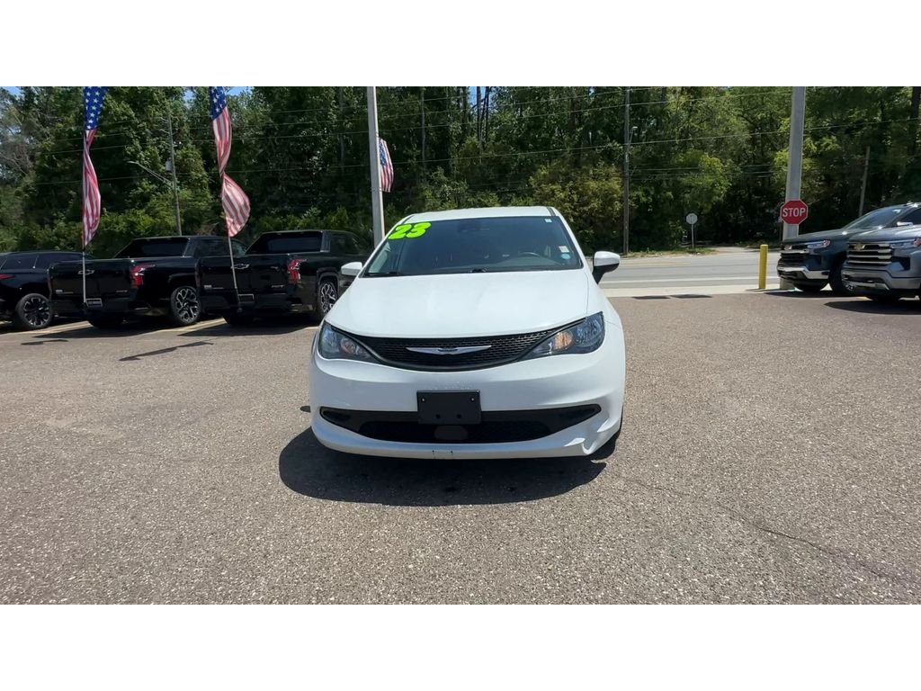 Used 2023 White Chrysler LX image 7