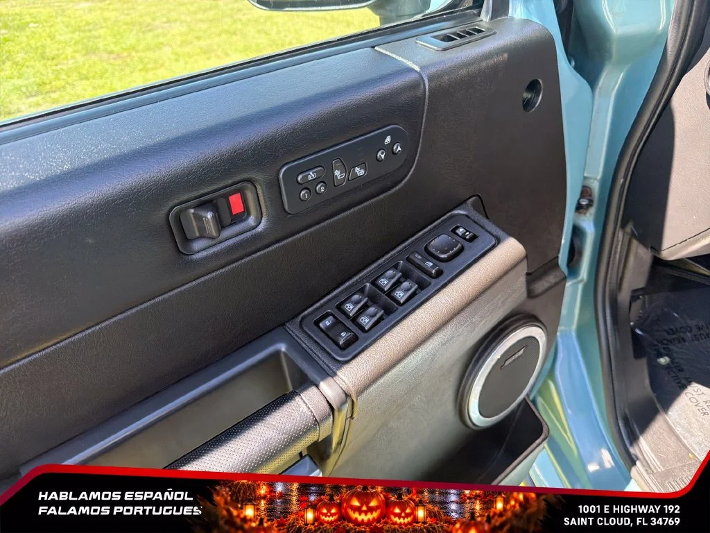 Used 2007 Glacier Blue Metallic HUMMER SUT image 13