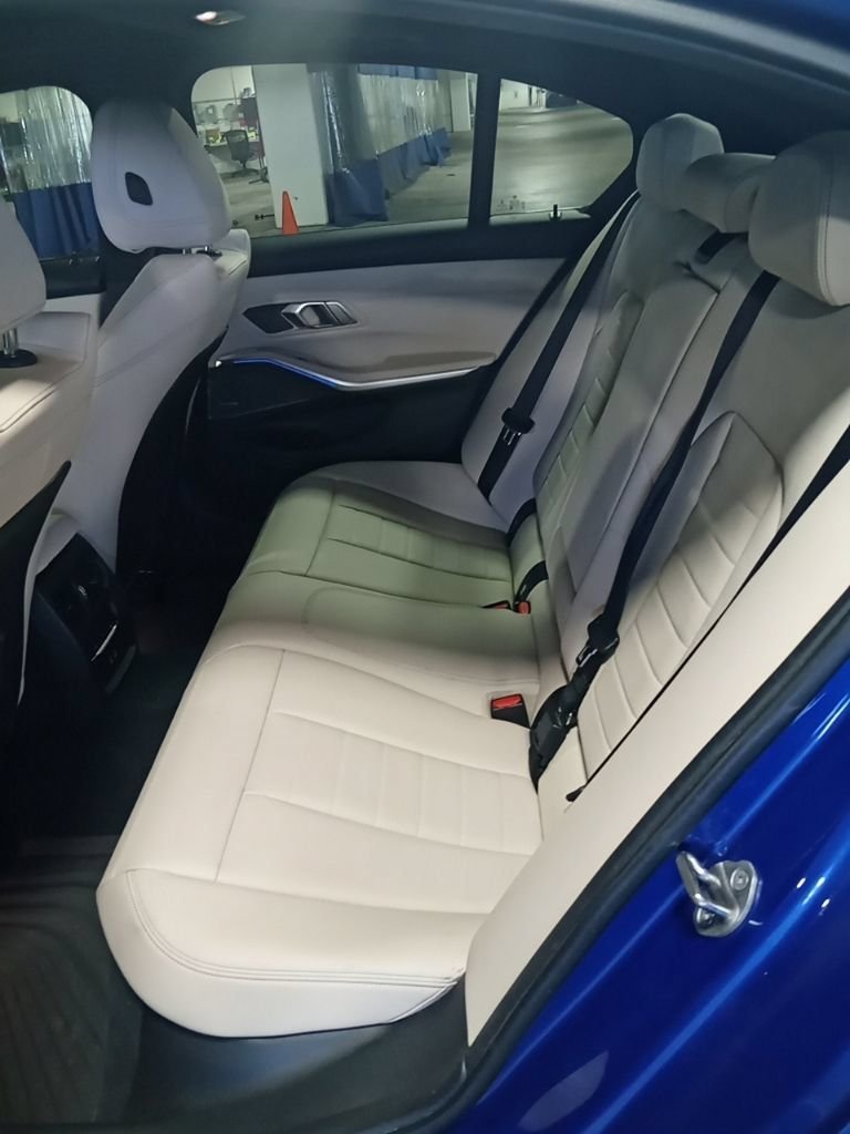 Used 2022 Blue Metallic BMW M340i image 10
