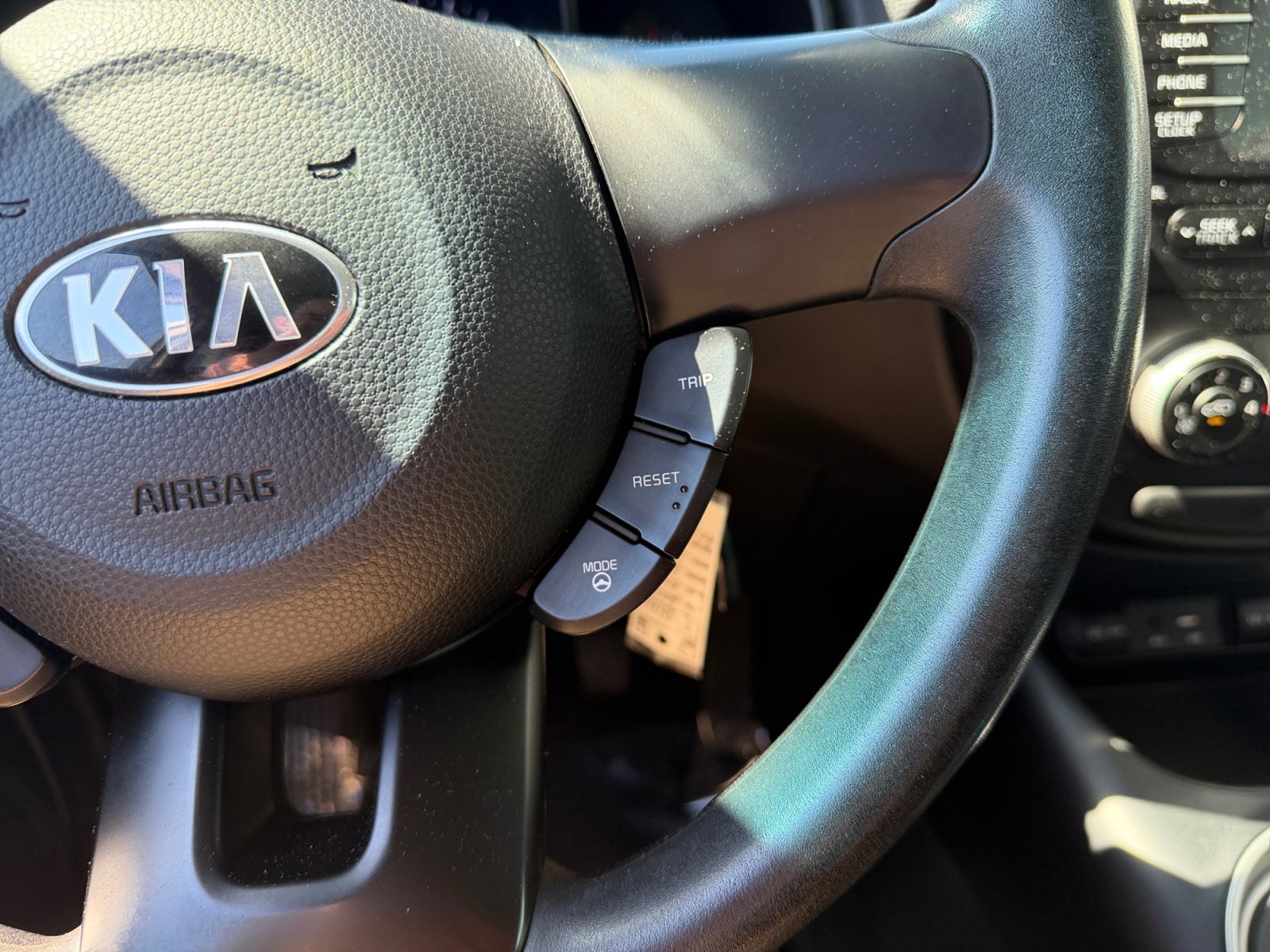 Used 2015 Titanium Gray Kia Base image 12