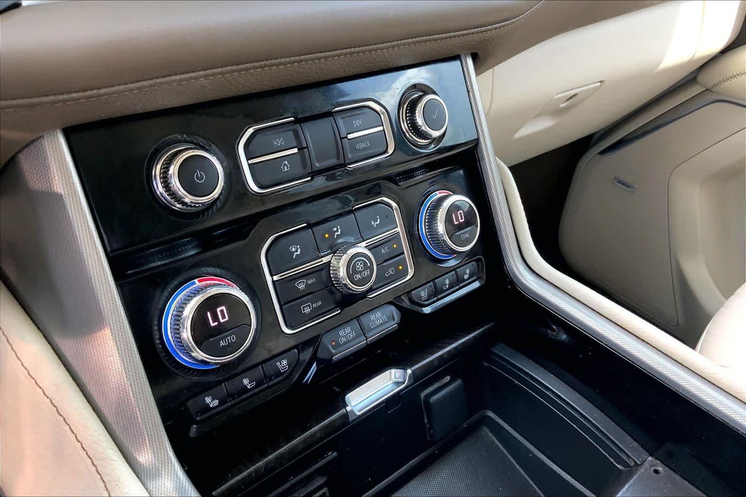 Used 2021 WHITE FROST TRICOAT GMC Denali image 36