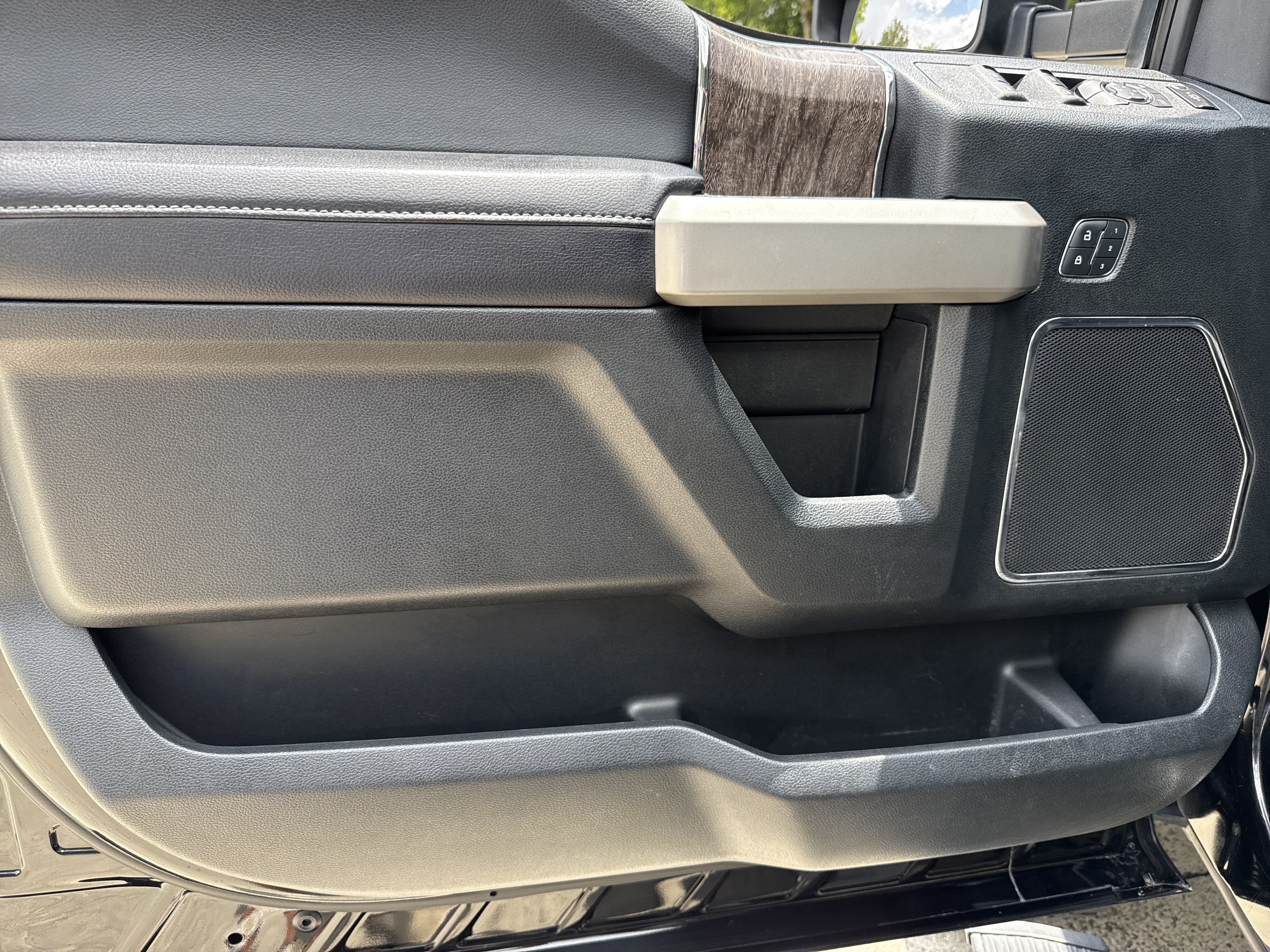 Used 2017 Shadow Black Ford Lariat image 10