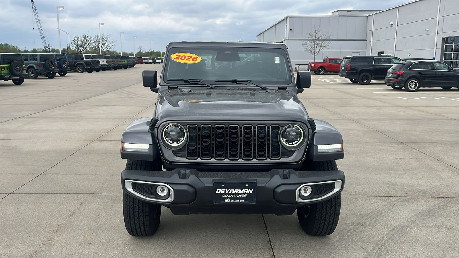New 2026 Granite Crystal Metallic Clear-Coat Exterior Paint Jeep Sahara image 3