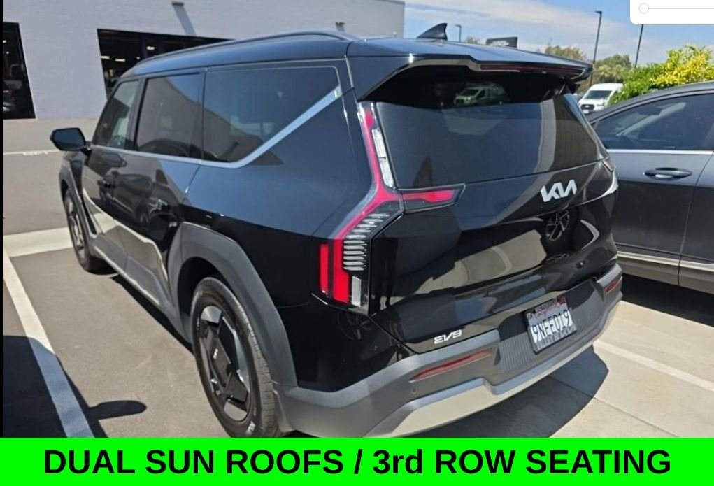 Used 2024 Kia EV9 Wind with VIN KNDAFFS50R6030110 for sale in Oxnard, CA