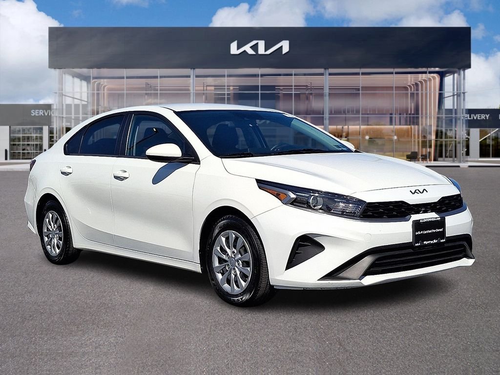 2024 Kia Forte LX AT's photo