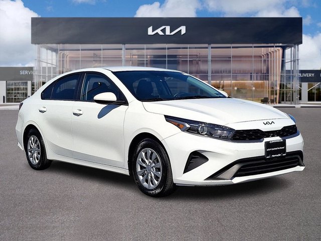 Certified Pre-Owned 2024 Kia Forte LX
