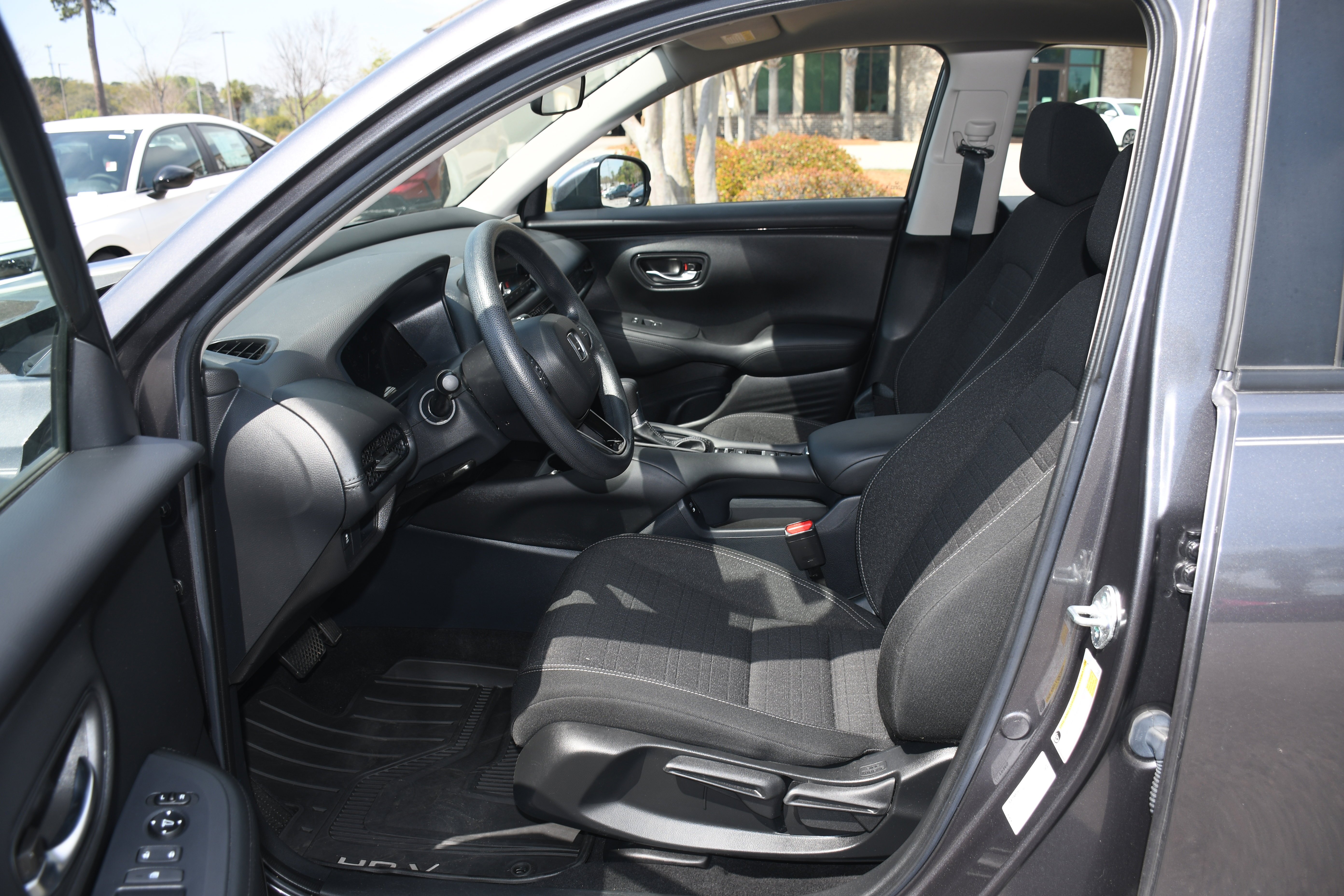 Used 2024  Honda LX image 7