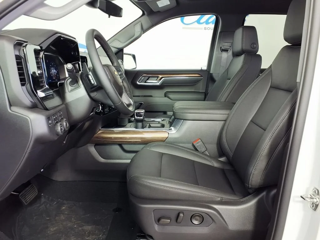 New 2026 Summit White Chevrolet LT image 8