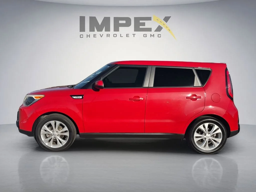 Used 2016  Kia + image 2