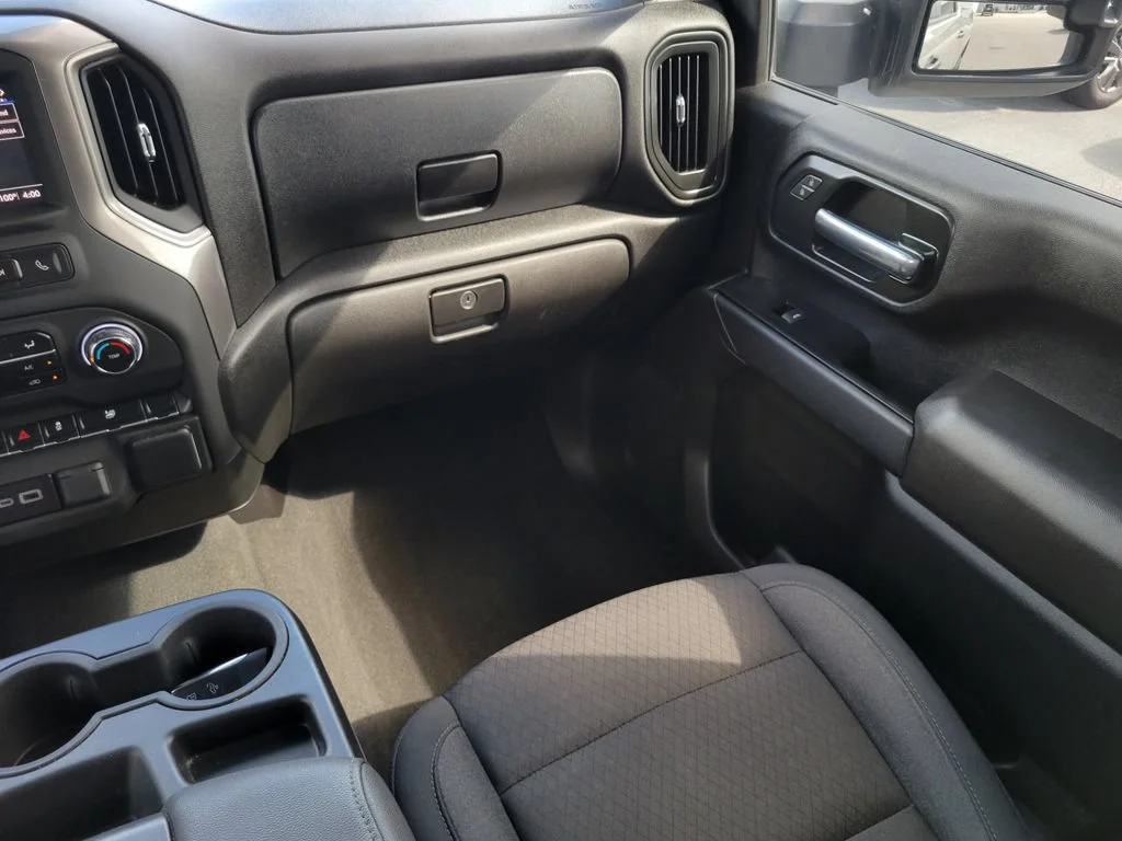 Used 2025 Slate Gray Metallic Chevrolet Custom image 20