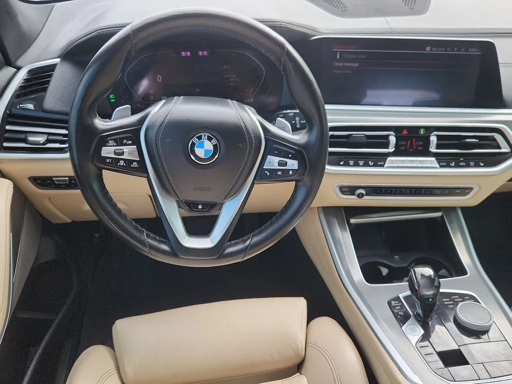 Used 2021 Gray BMW xDrive40i image 10