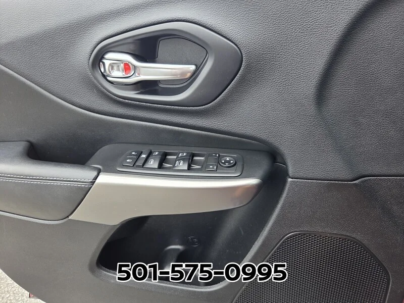 Used 2019 Velvet JEEP LATITUDE PLUS FWD image 28