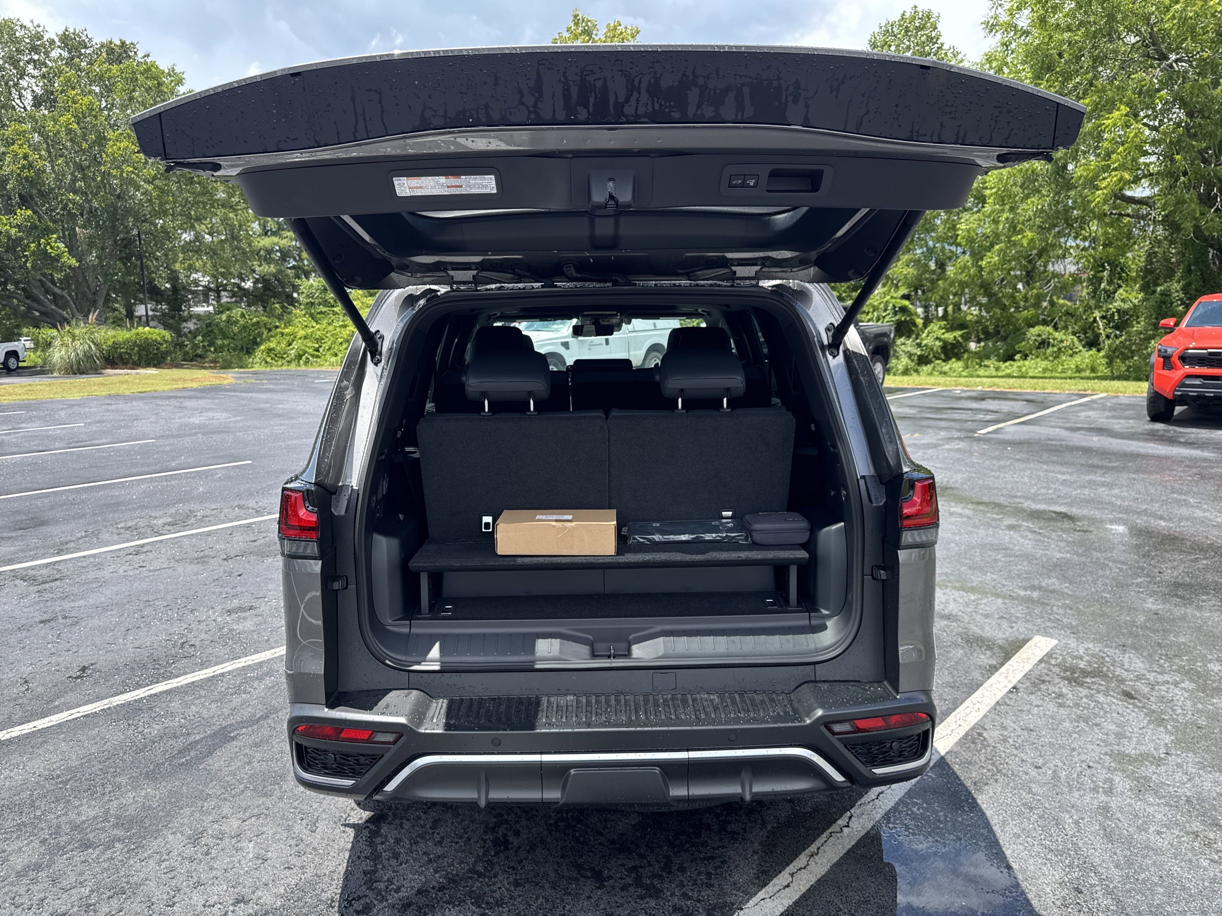 2025 Lexus LX F-Sport - Photo 44