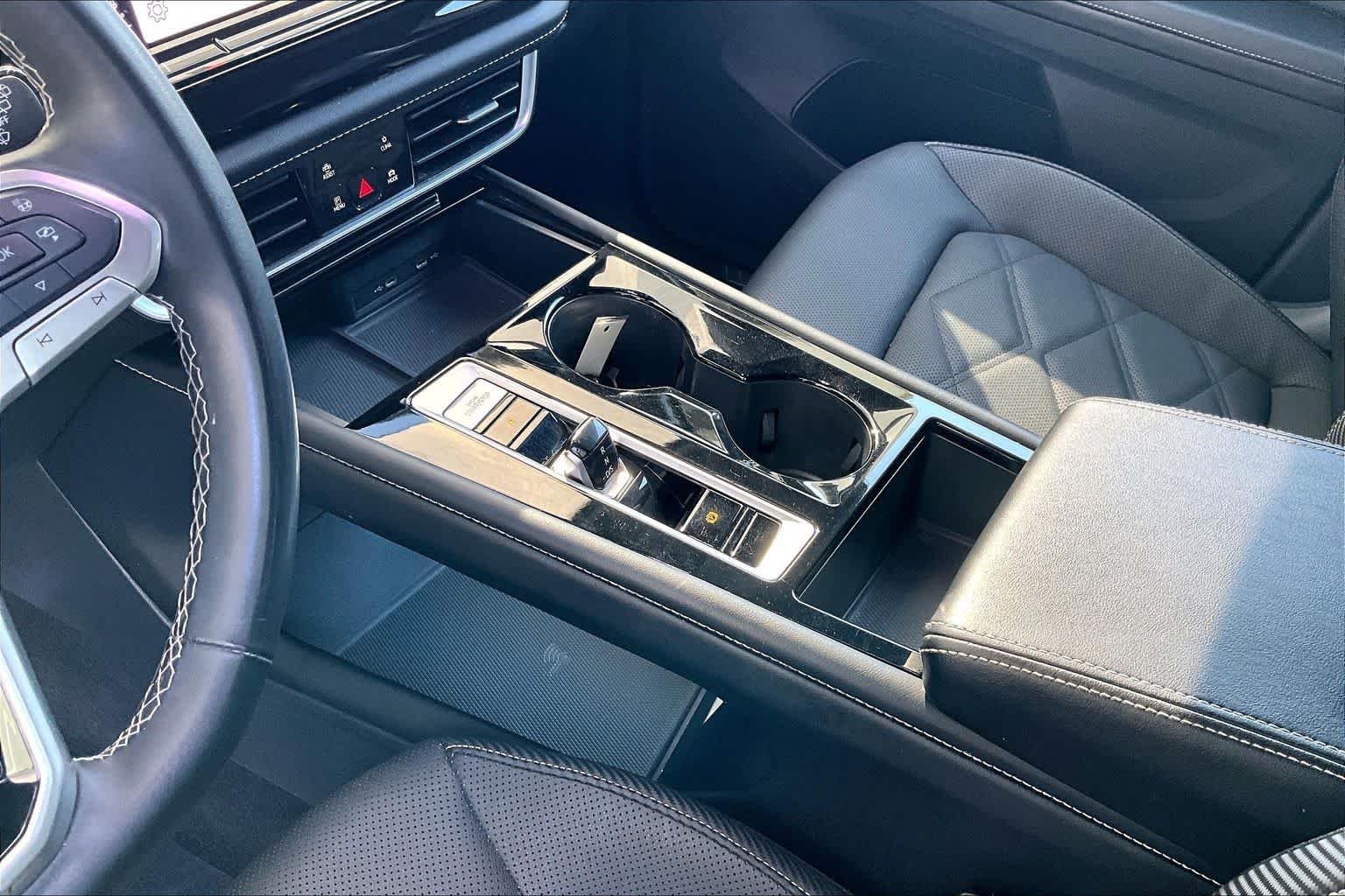 2024 Volkswagen Atlas Cross Sport SE w/Tech - Photo 17