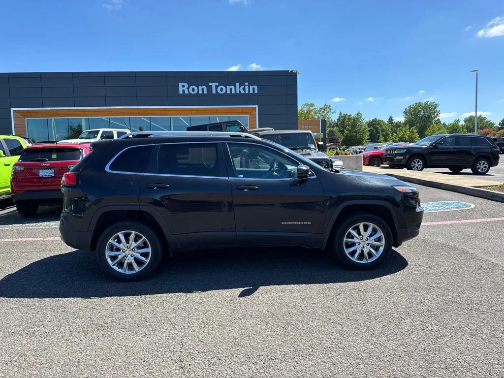Used 2015 Black Jeep Limited image 11