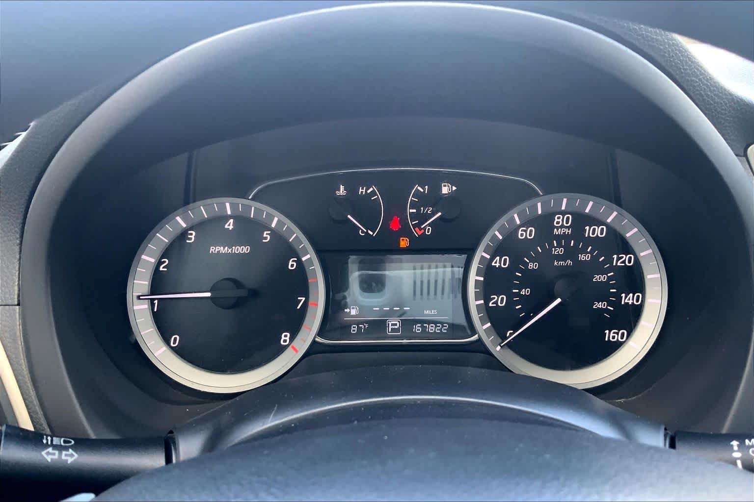 Used 2014 Aspen White Nissan SV image 25