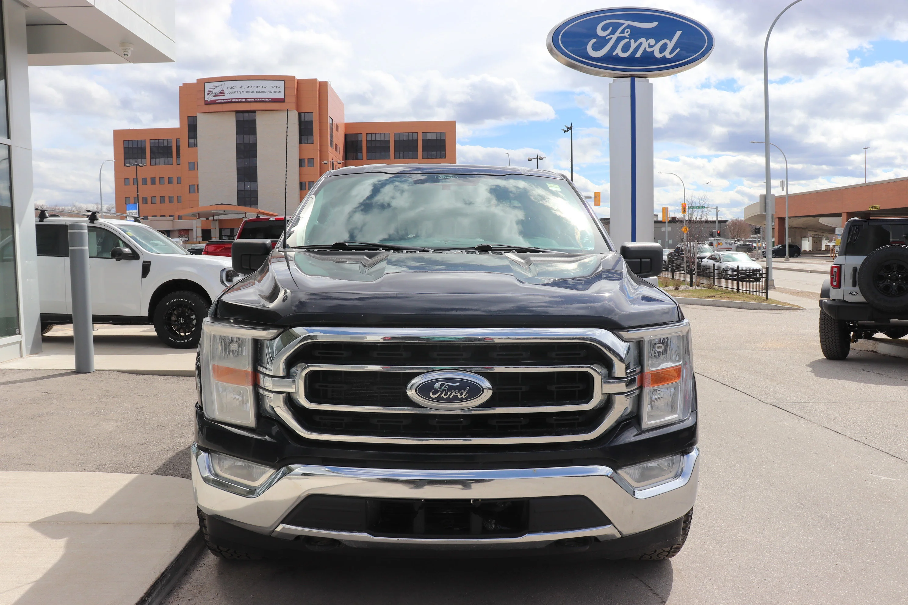 Certified Used 2022 Blue Ford XLT 4WD SuperCrew 5.5