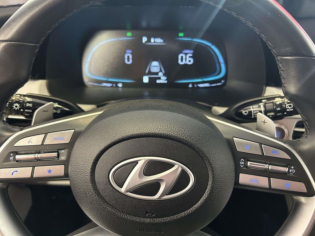 Used 2024 White Hyundai SEL image 26
