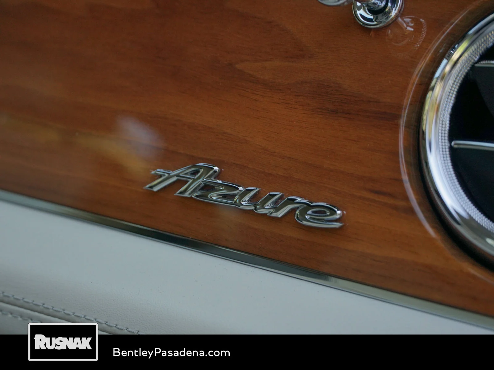 Certified Used 2023 Breeze by Mulliner Bentley Azure image 18