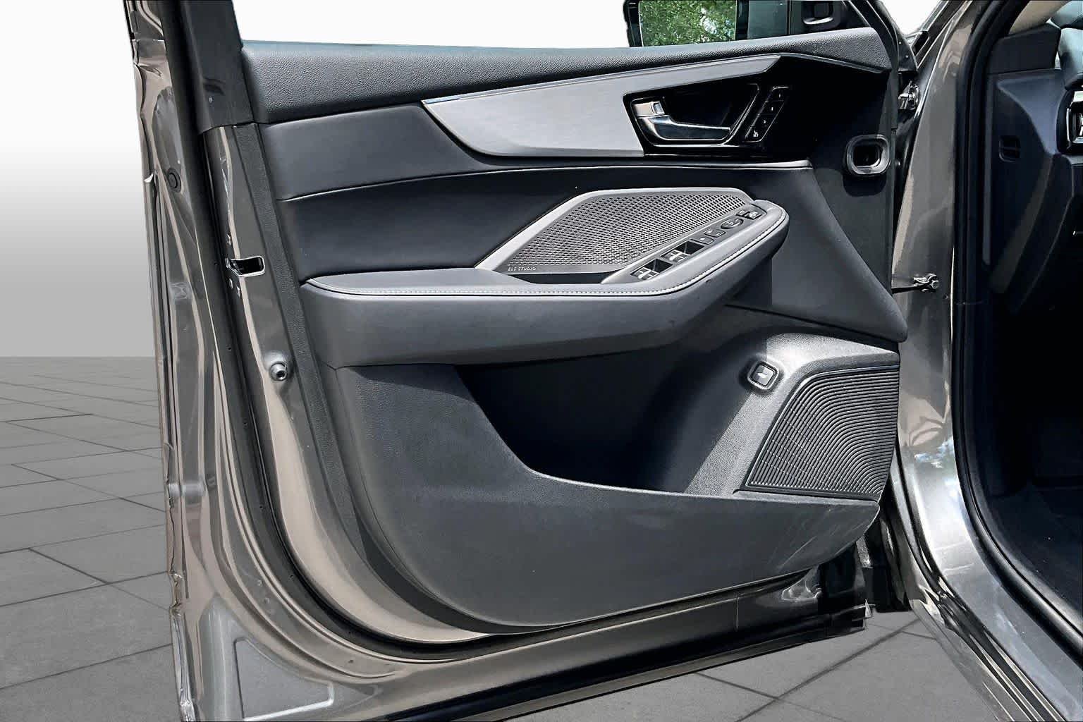 Used 2024 Liquid Carbon Metallic Acura w/Technology Package image 26