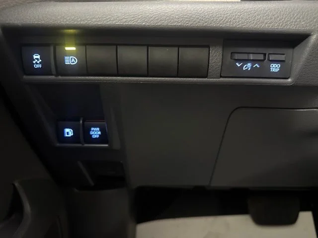 Certified Used 2021 Blizzard Pearl Toyota Limited image 21