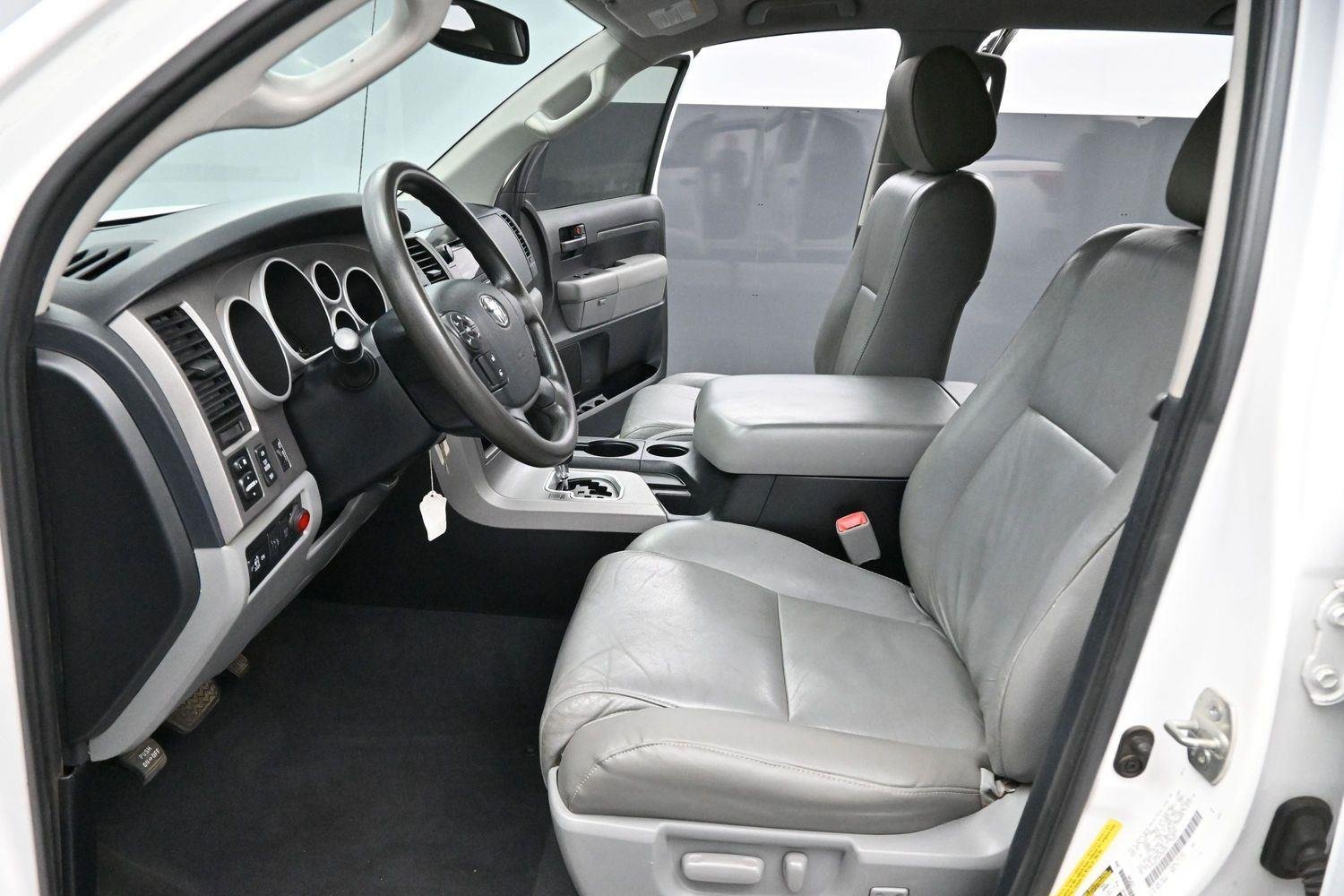 Used 2013 Super White Toyota Grade image 11