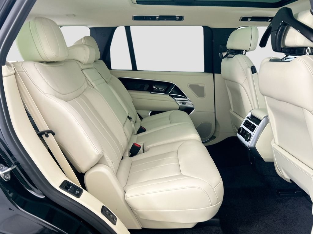New 2026 Santorini Black Land Rover SE image 21