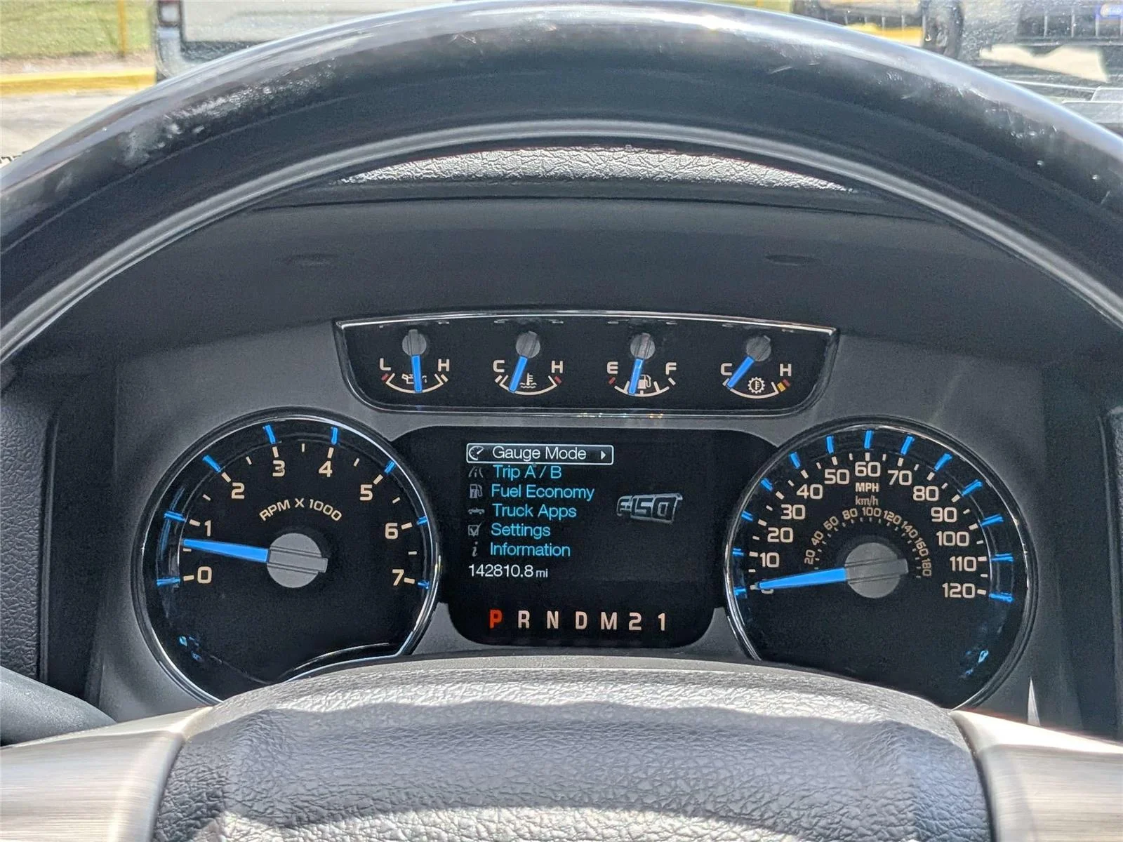 Used 2012  Ford Platinum image 30
