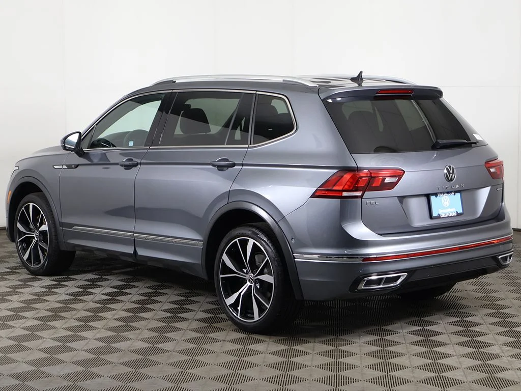 Used 2022 Platinum Gray Metallic Volkswagen 2.0T SEL R-Line image 12