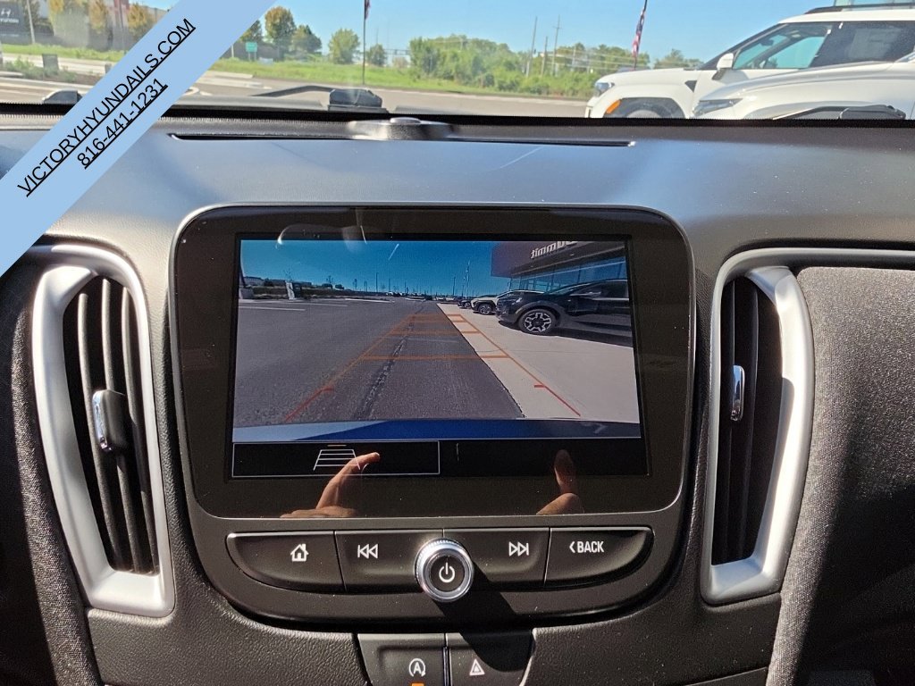 Used 2024 Gray Chevrolet LT image 18