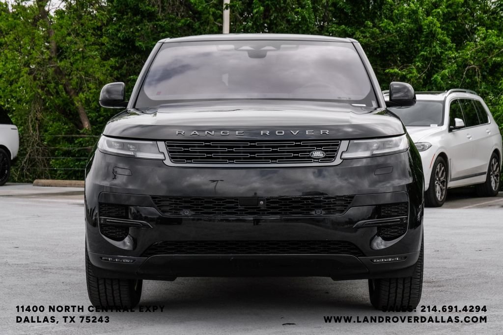 Used 2023 Black Land Rover SE image 3