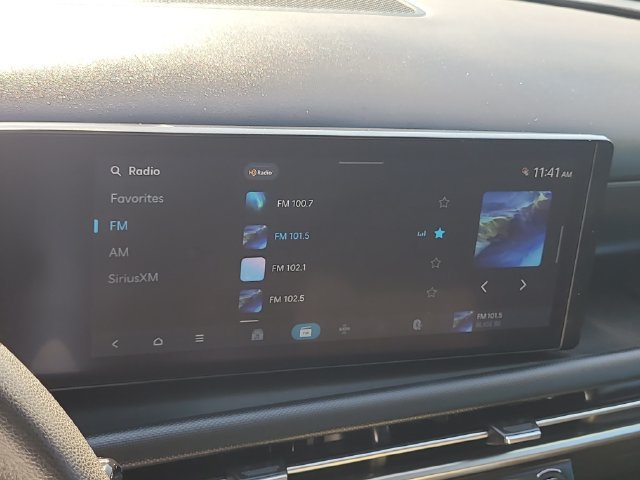 Used 2025 Green Hyundai SEL image 22