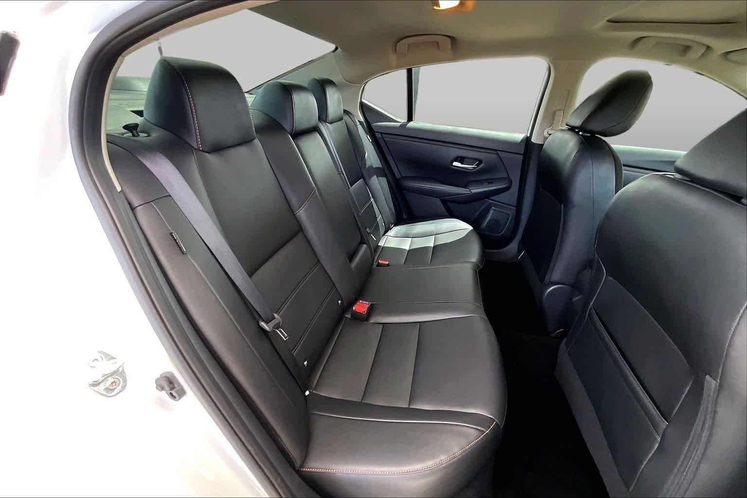 Used 2023 Aspen White Tricoat Nissan SR image 21