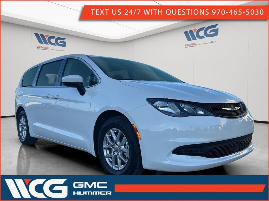 2022 Chrysler Voyager LX's photo