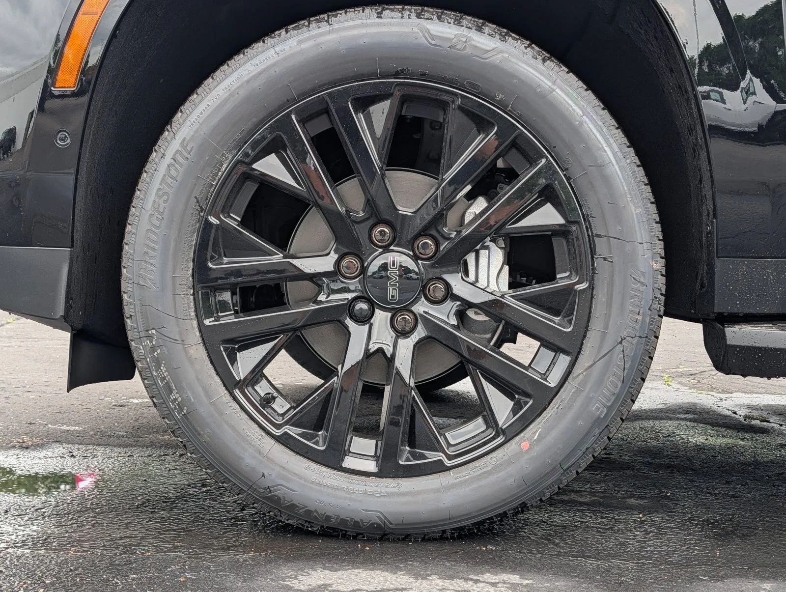 New 2026 Onyx Black GMC Elevation image 3