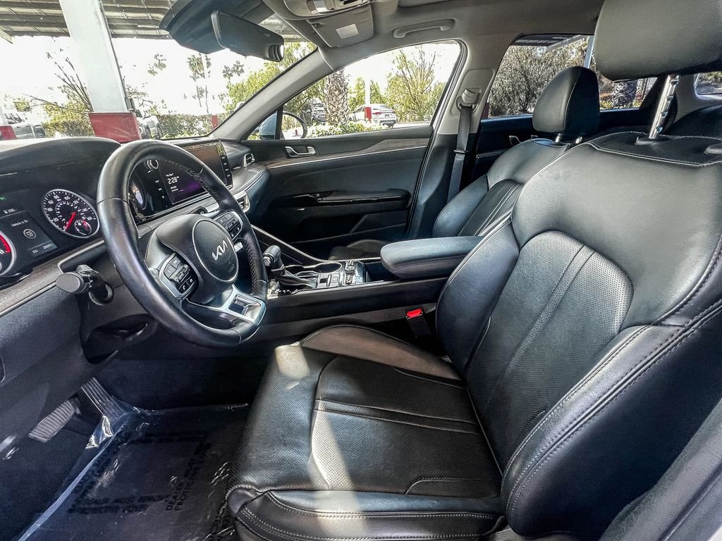 Used 2024 White Kia EX image 16