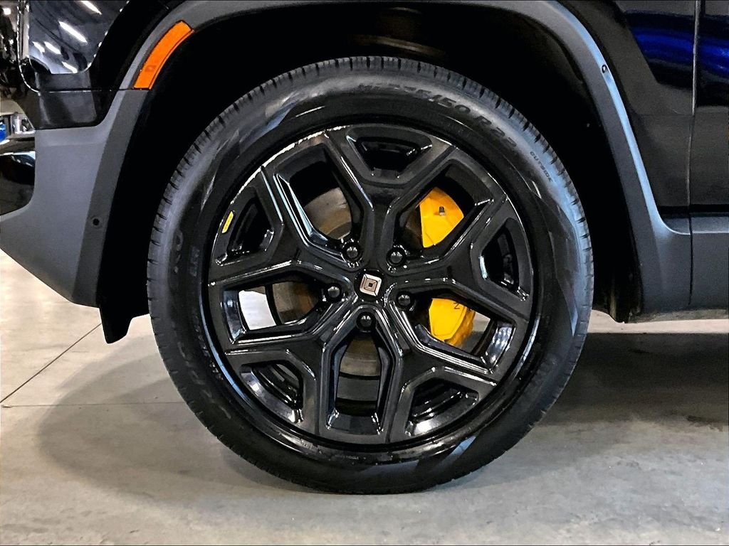 Used 2024 Gray Rivian Adventure image 7